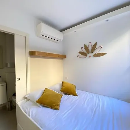 شقة Studio - Balcon - Proche Mer *